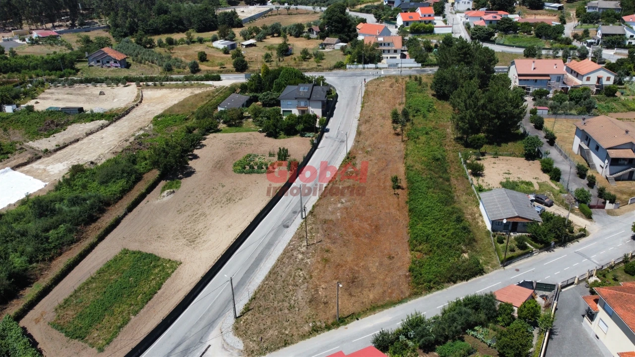 Terreno para Venda em Cavernães Foto 2