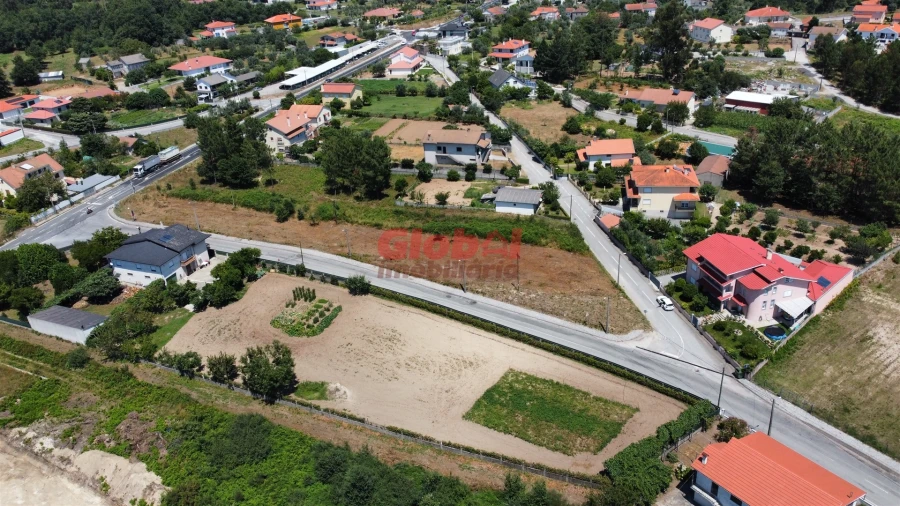 Terreno para Venda em Cavernães Foto 1