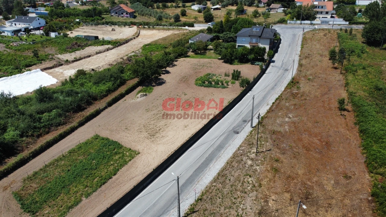 Terreno para Venda em Cavernães Foto 4