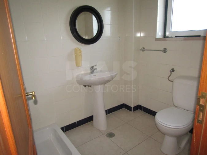 Loja para Venda em Santiago e São Simão de Litém e Albergaria dos Doze Foto 2