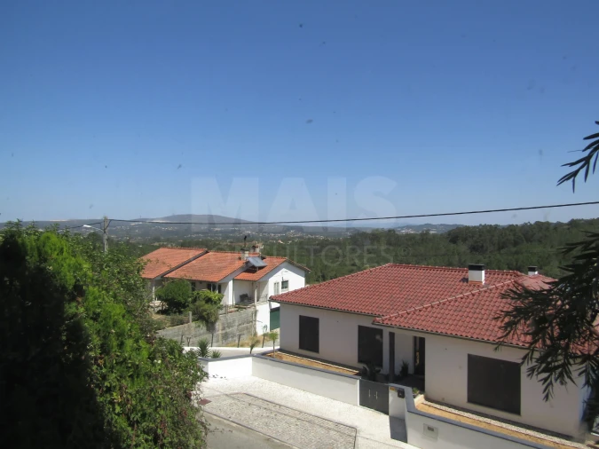 Loja para Venda em Santiago e São Simão de Litém e Albergaria dos Doze Foto 11