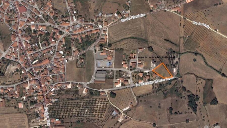Terreno para Venda em Azoia de Cima e Tremês