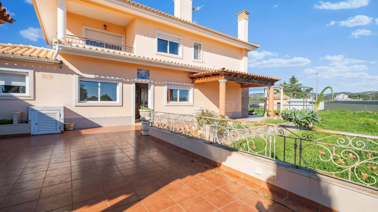 Moradia T3 para Venda em Santa Barbara de Nexe Foto 3