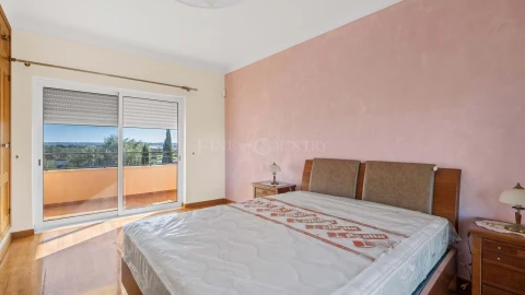 Moradia T3 para Venda em Santa Barbara de Nexe
