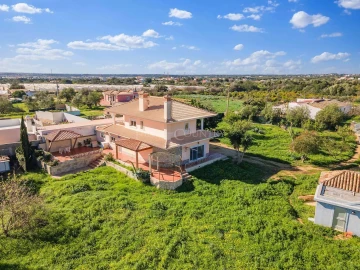 Moradia T3 para Venda em Santa Barbara de Nexe