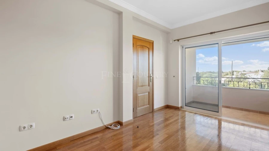 Moradia T3 para Venda em Santa Barbara de Nexe Foto 25