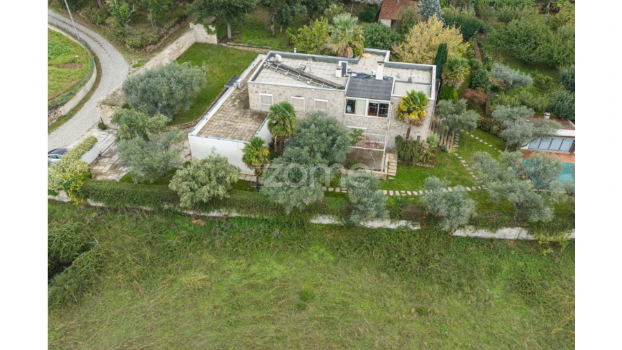 Moradia T5 para Venda em Vilar de Nantes Foto 11