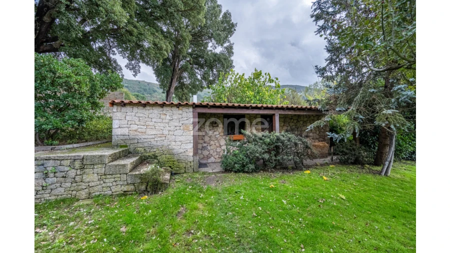 Moradia T5 para Venda em Vilar de Nantes Foto 21