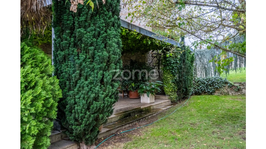 Moradia T5 para Venda em Vilar de Nantes Foto 23