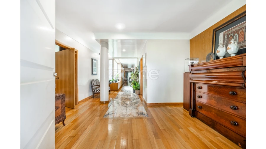 Moradia T5 para Venda em Vilar de Nantes Foto 35