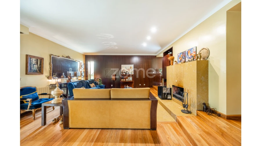 Moradia T5 para Venda em Vilar de Nantes Foto 48