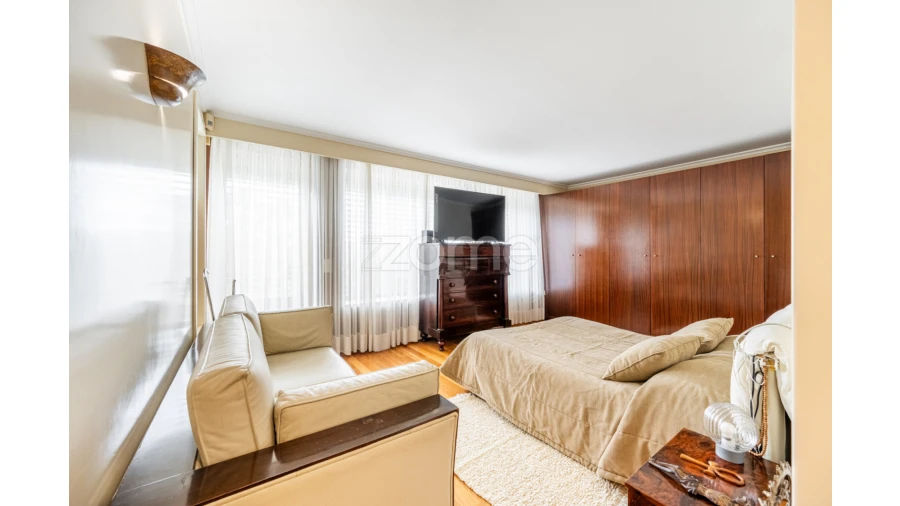 Moradia T5 para Venda em Vilar de Nantes Foto 58