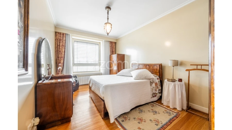 Moradia T5 para Venda em Vilar de Nantes Foto 66