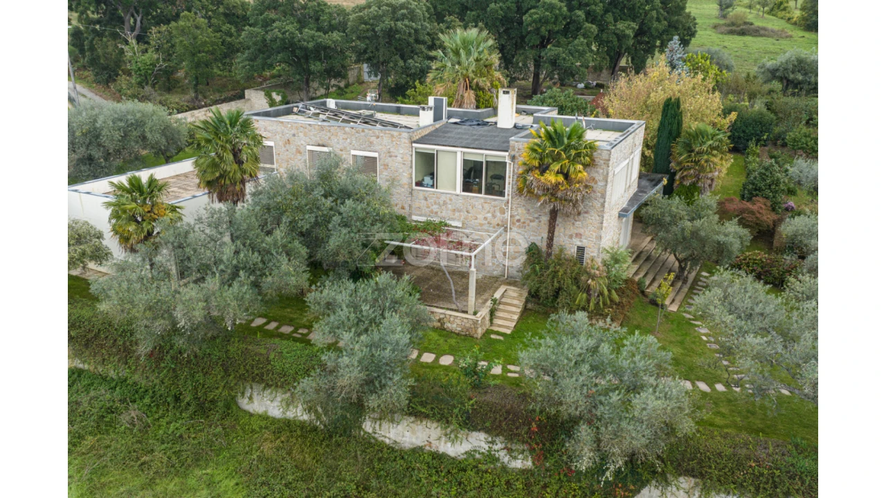 Moradia T5 para Venda em Vilar de Nantes Foto 4