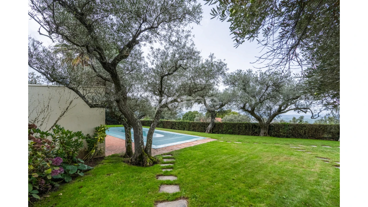 Moradia T5 para Venda em Vilar de Nantes Foto 25