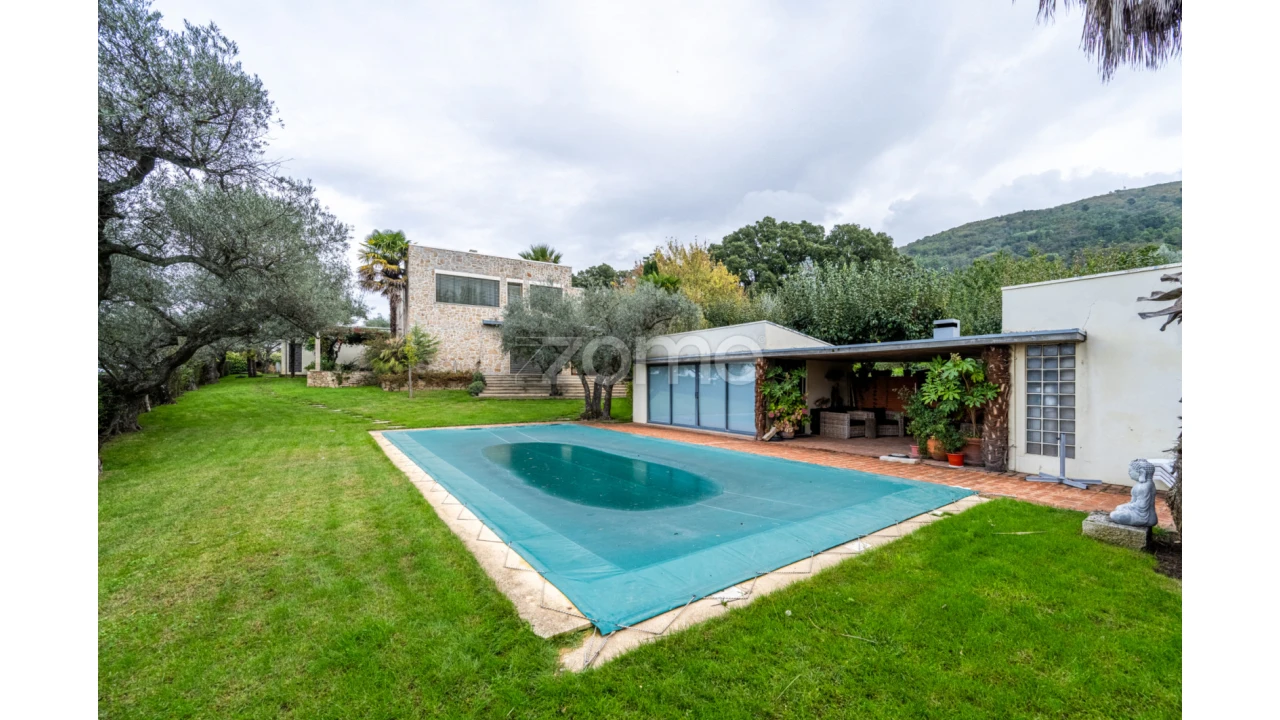 Moradia T5 para Venda em Vilar de Nantes Foto 29