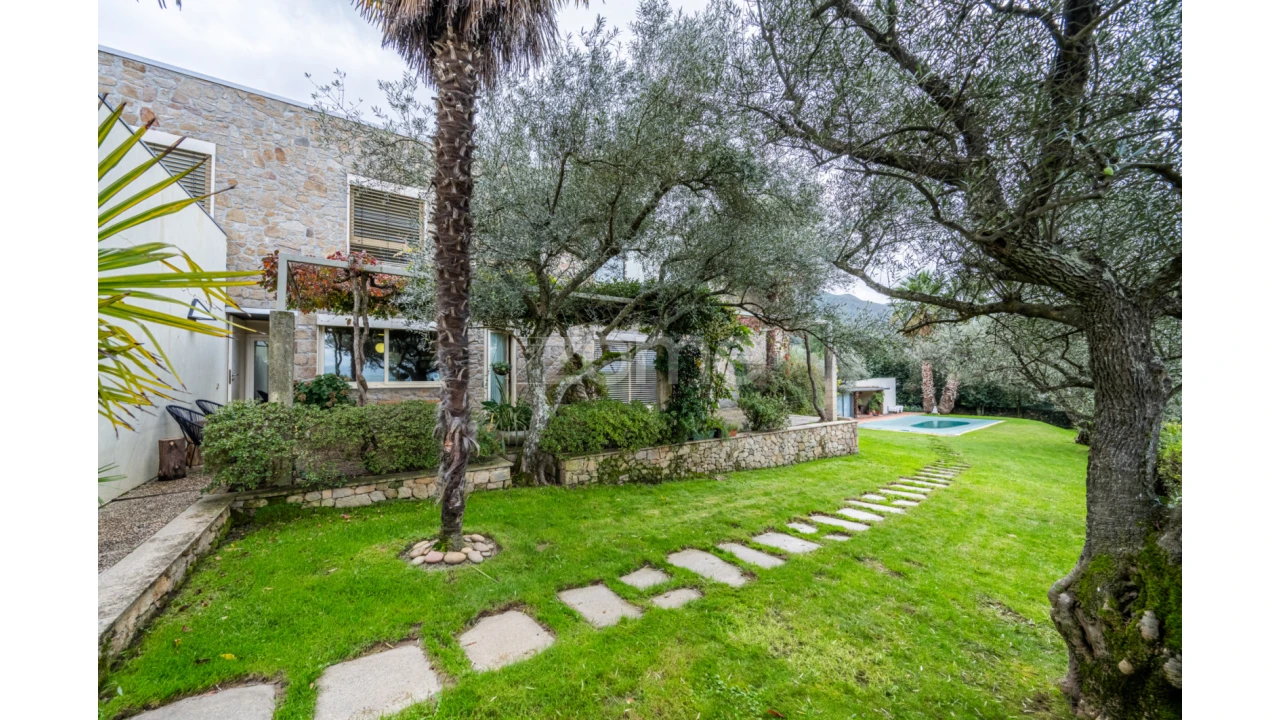 Moradia T5 para Venda em Vilar de Nantes Foto 33