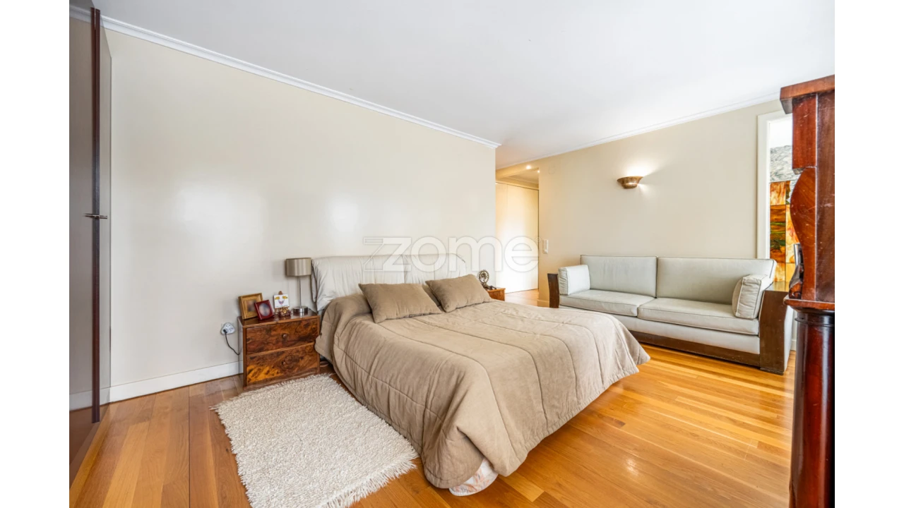 Moradia T5 para Venda em Vilar de Nantes Foto 60