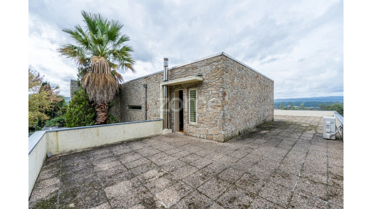 Moradia T5 para Venda em Vilar de Nantes Foto 67