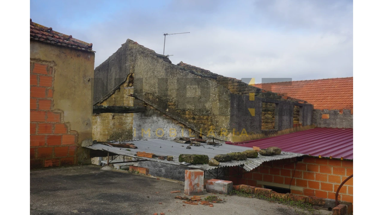 Moradia T3 para Venda em Sepins e Bolho Foto 13