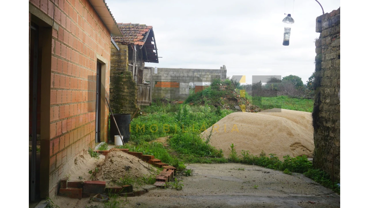 Moradia T3 para Venda em Sepins e Bolho Foto 32