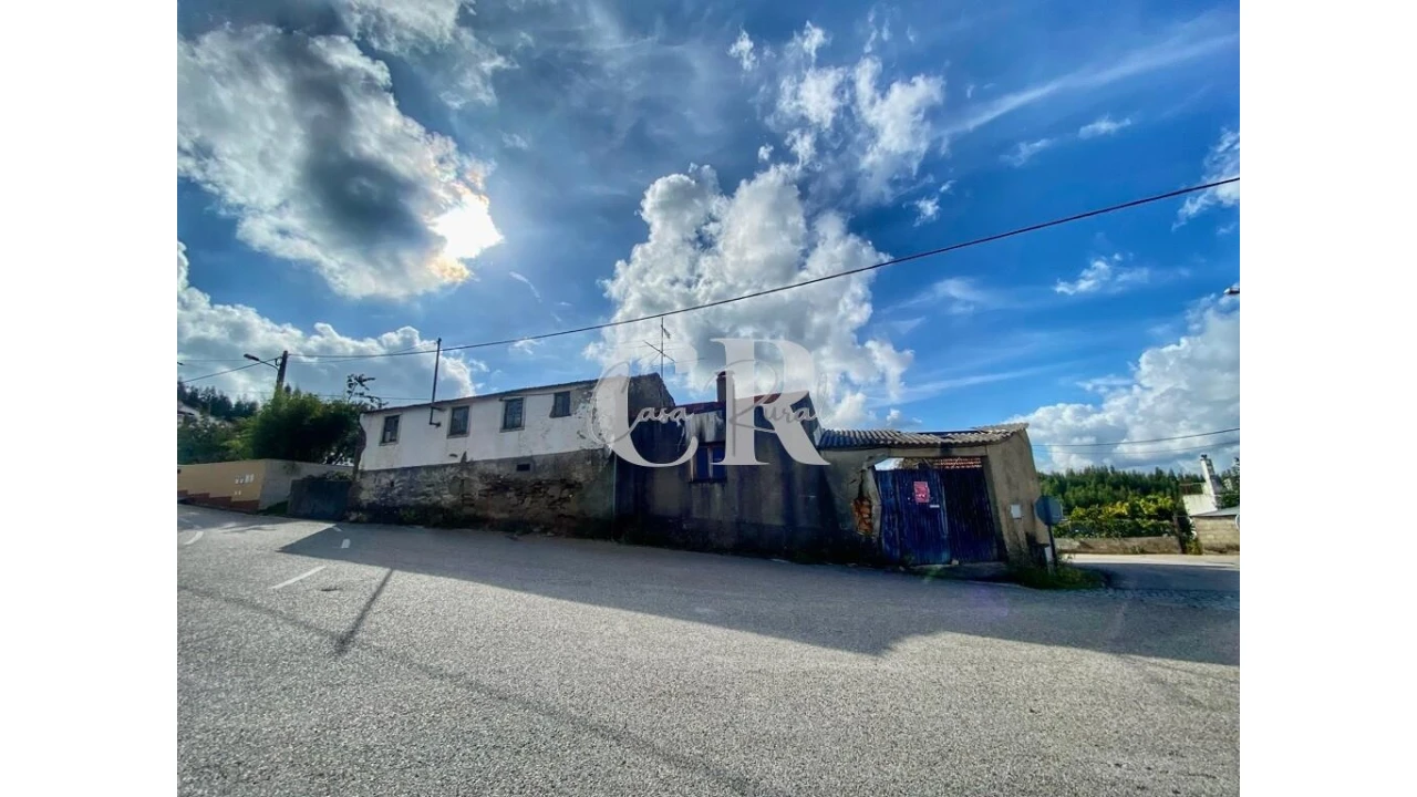 Moradia T5 para Venda em Aguda Foto 1