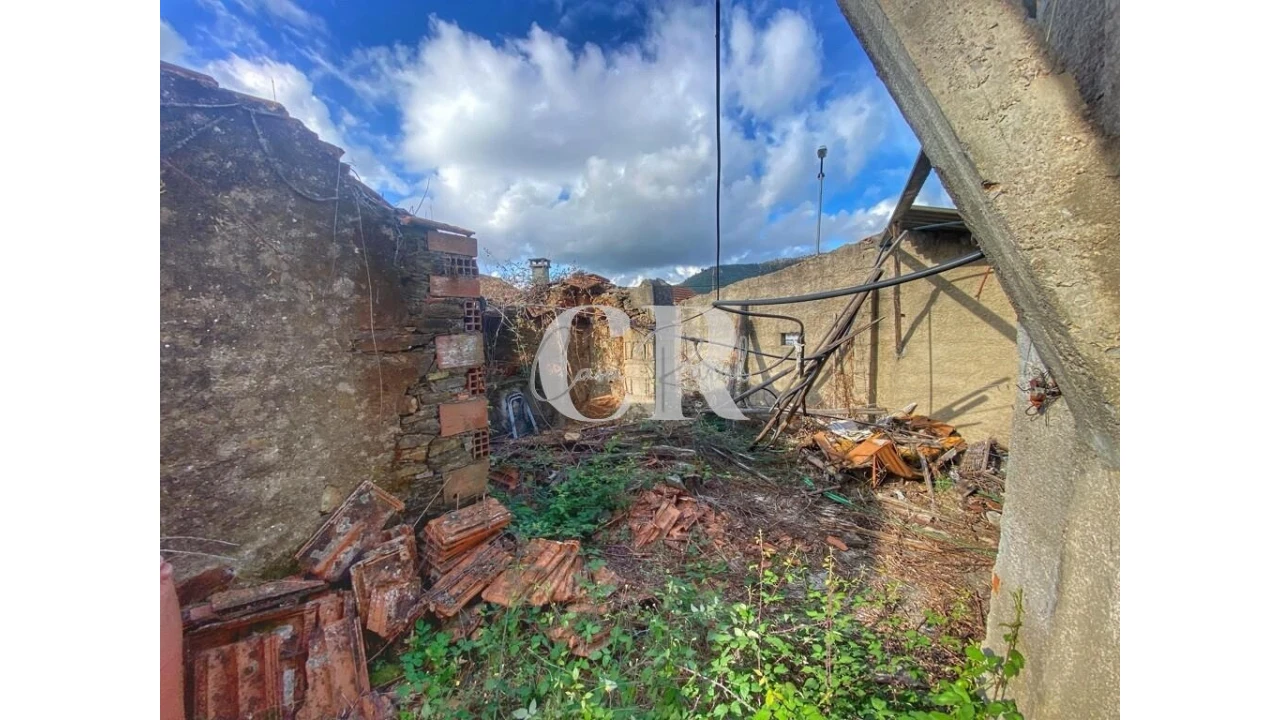 Moradia T5 para Venda em Aguda Foto 13