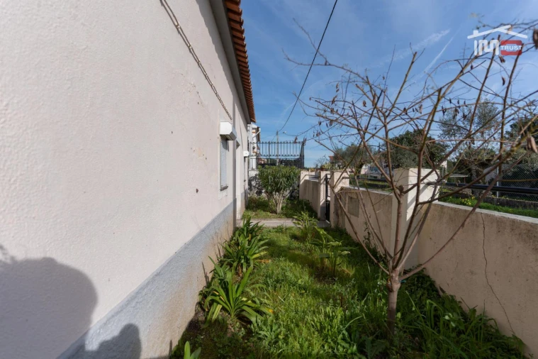 Moradia T2 para Venda em Seiça Foto 14