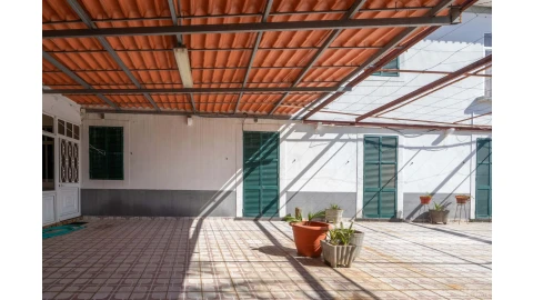 Moradia T6 para Venda em Estreito da Calheta