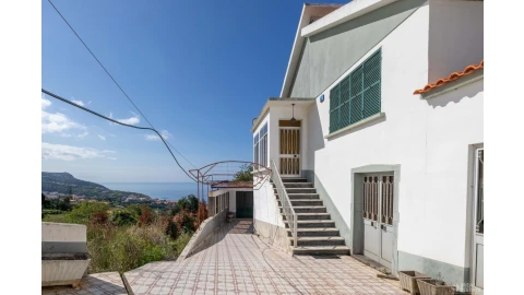 Moradia T6 para Venda em Estreito da Calheta