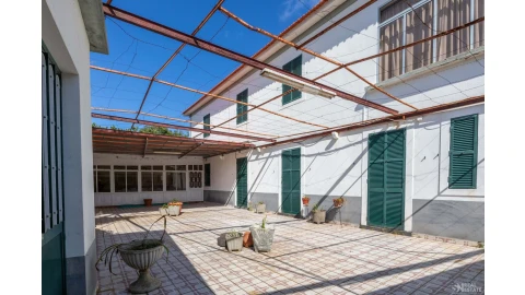 Moradia T6 para Venda em Estreito da Calheta