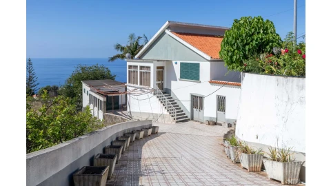 Moradia T6 para Venda em Estreito da Calheta