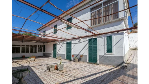 Moradia T6 para Venda em Estreito da Calheta