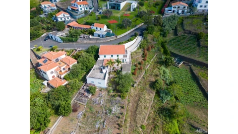 Moradia T6 para Venda em Estreito da Calheta