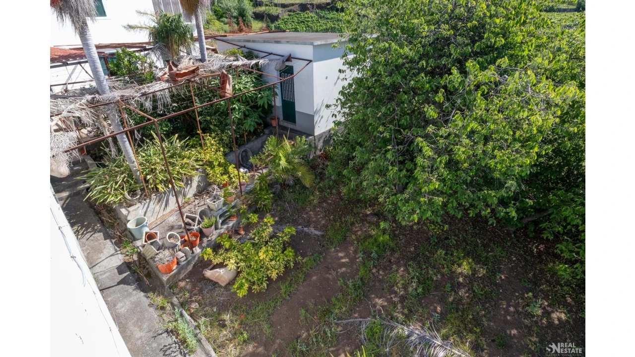 Moradia T6 para Venda em Estreito da Calheta Foto 27