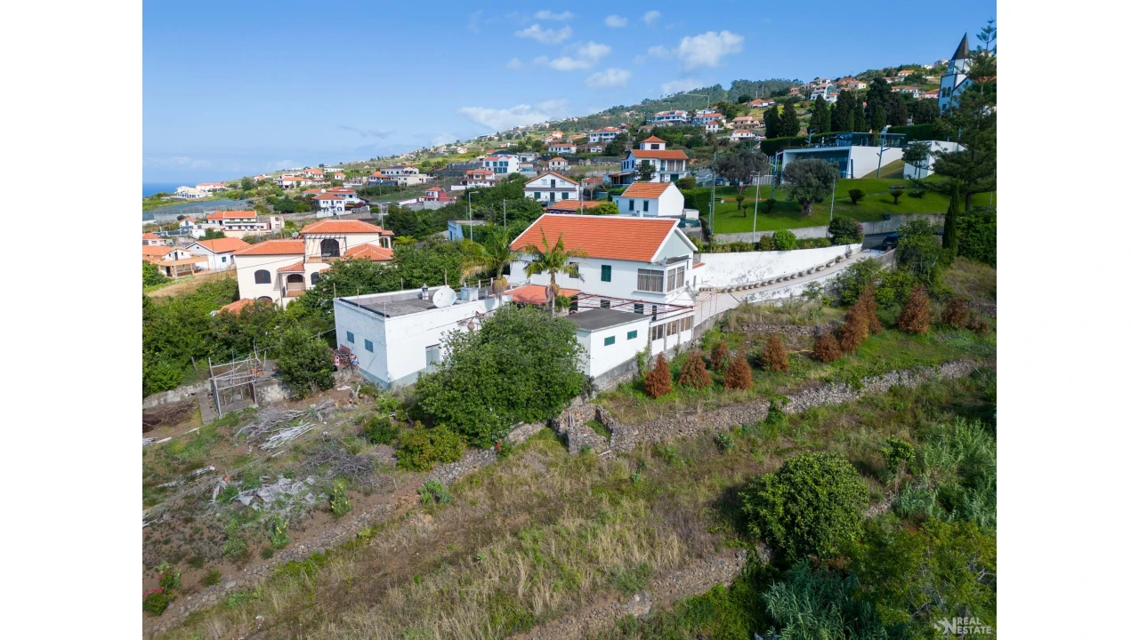Moradia T6 para Venda em Estreito da Calheta Foto 31
