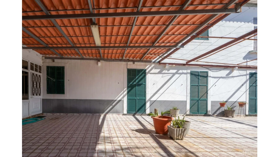 Moradia T6 para Venda em Estreito da Calheta Foto 12