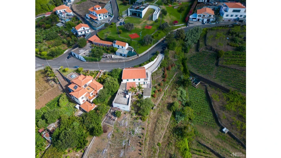 Moradia T6 para Venda em Estreito da Calheta Foto 35