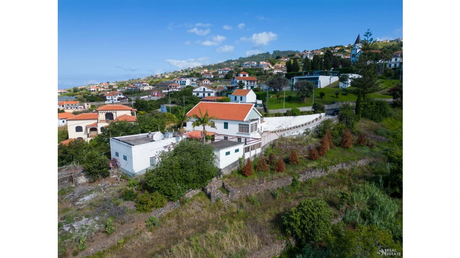 Moradia T6 para Venda em Estreito da Calheta Foto 32