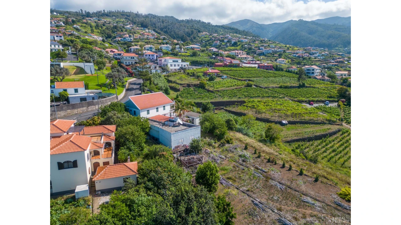 Moradia T6 para Venda em Estreito da Calheta Foto 37