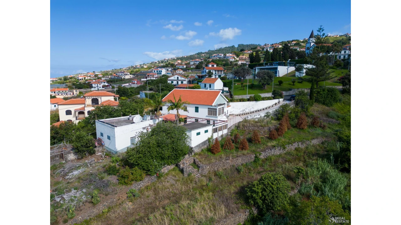 Moradia T6 para Venda em Estreito da Calheta Foto 32