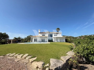 Moradia T4 para Venda em Loule (São Sebastião)
