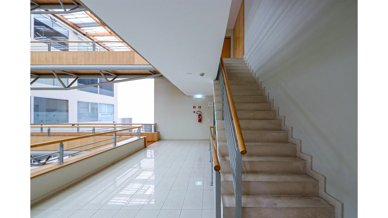 Escritório para Venda em Mafamude e Vilar do Paraíso Foto 6