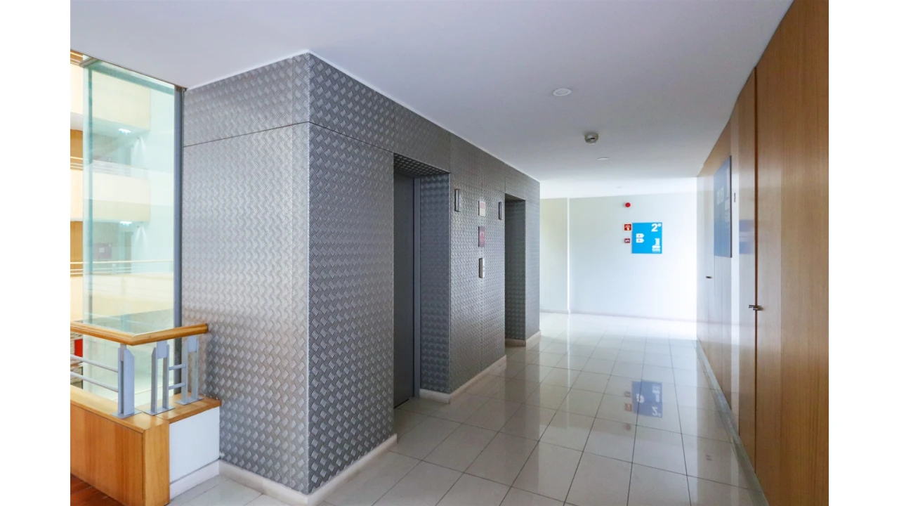 Escritório para Venda em Mafamude e Vilar do Paraíso Foto 2