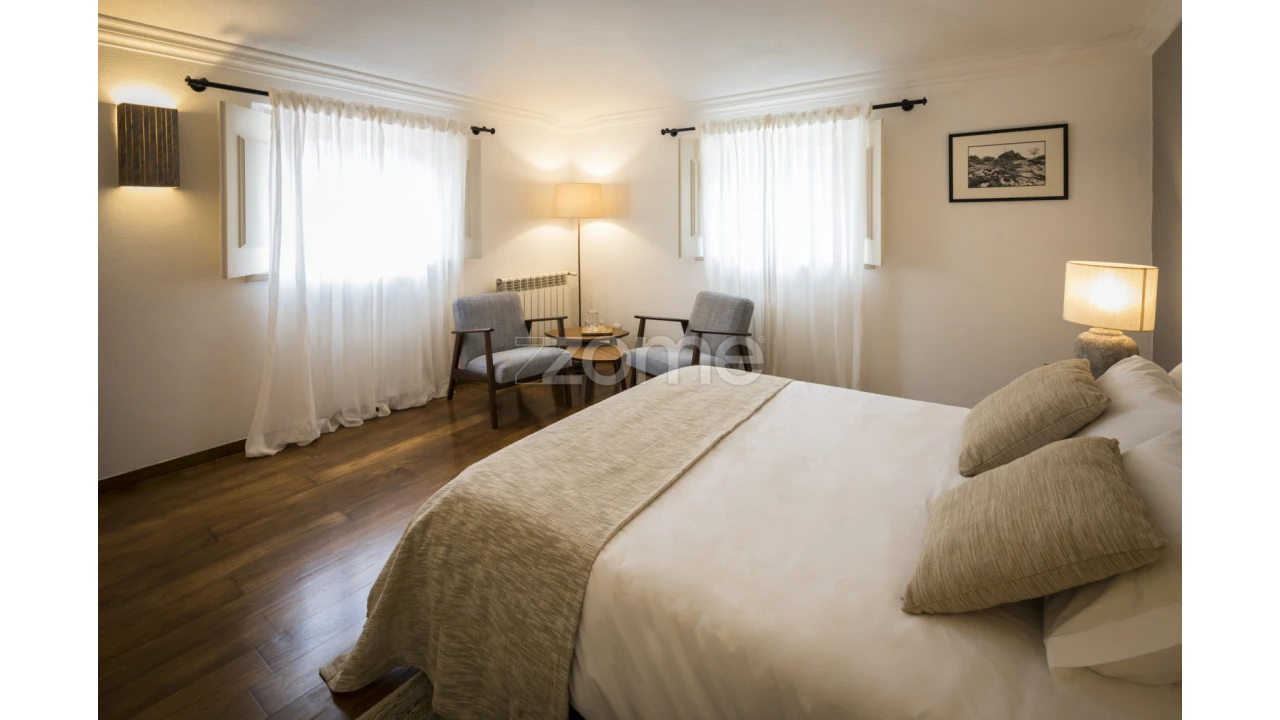 Moradia T10 para Venda em Santa Maria e São Miguel, São Martinho, São Pedro Penaferrim Foto 12