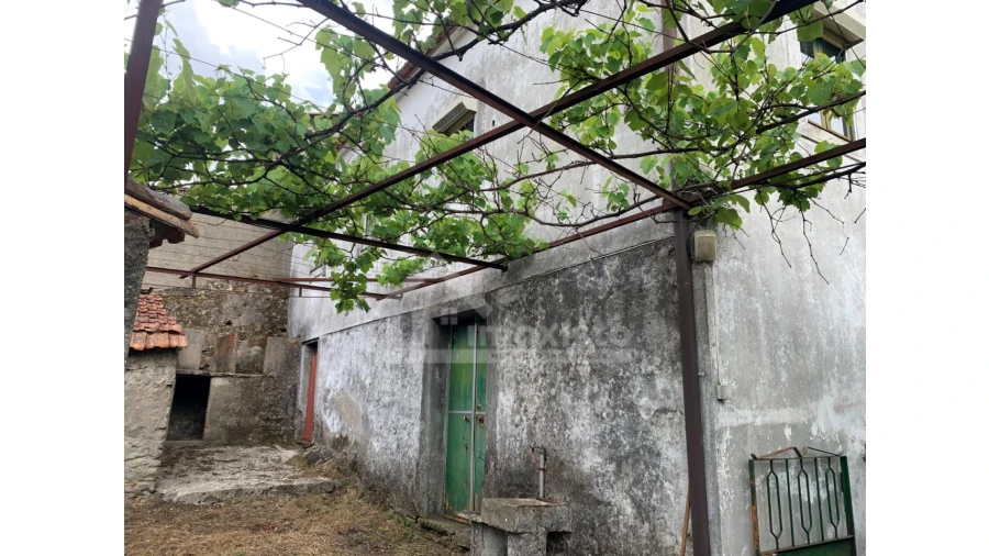 Moradia T4 para Venda em Campelo Foto 8