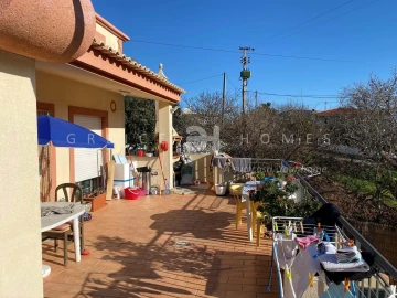 Moradia T6 para Venda em Faro (Sé e São Pedro)