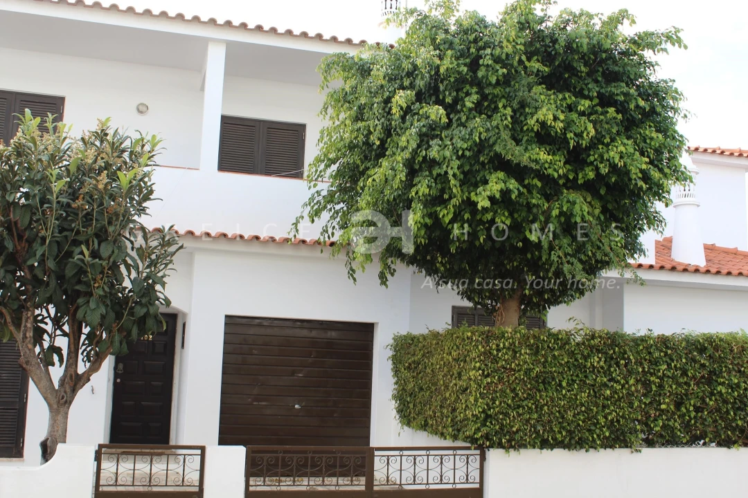 Moradia T14 para Venda em Albufeira e Olhos de Água Foto 8