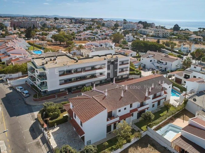 Moradia T14 para Venda em Albufeira e Olhos de Água Foto 2