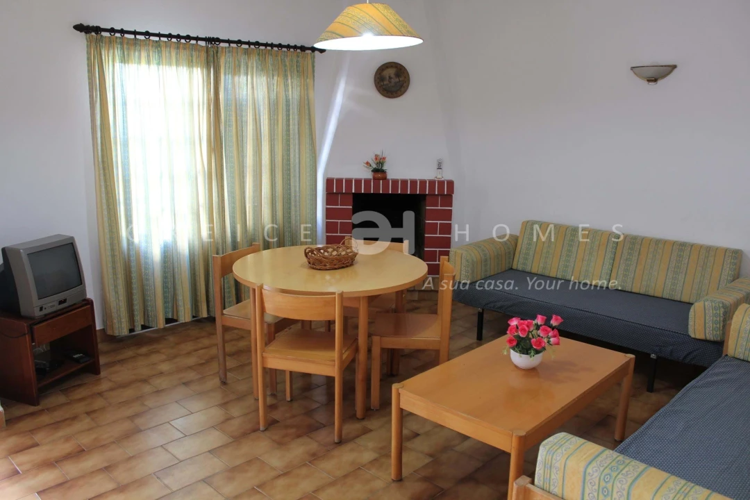 Moradia T14 para Venda em Albufeira e Olhos de Água Foto 10